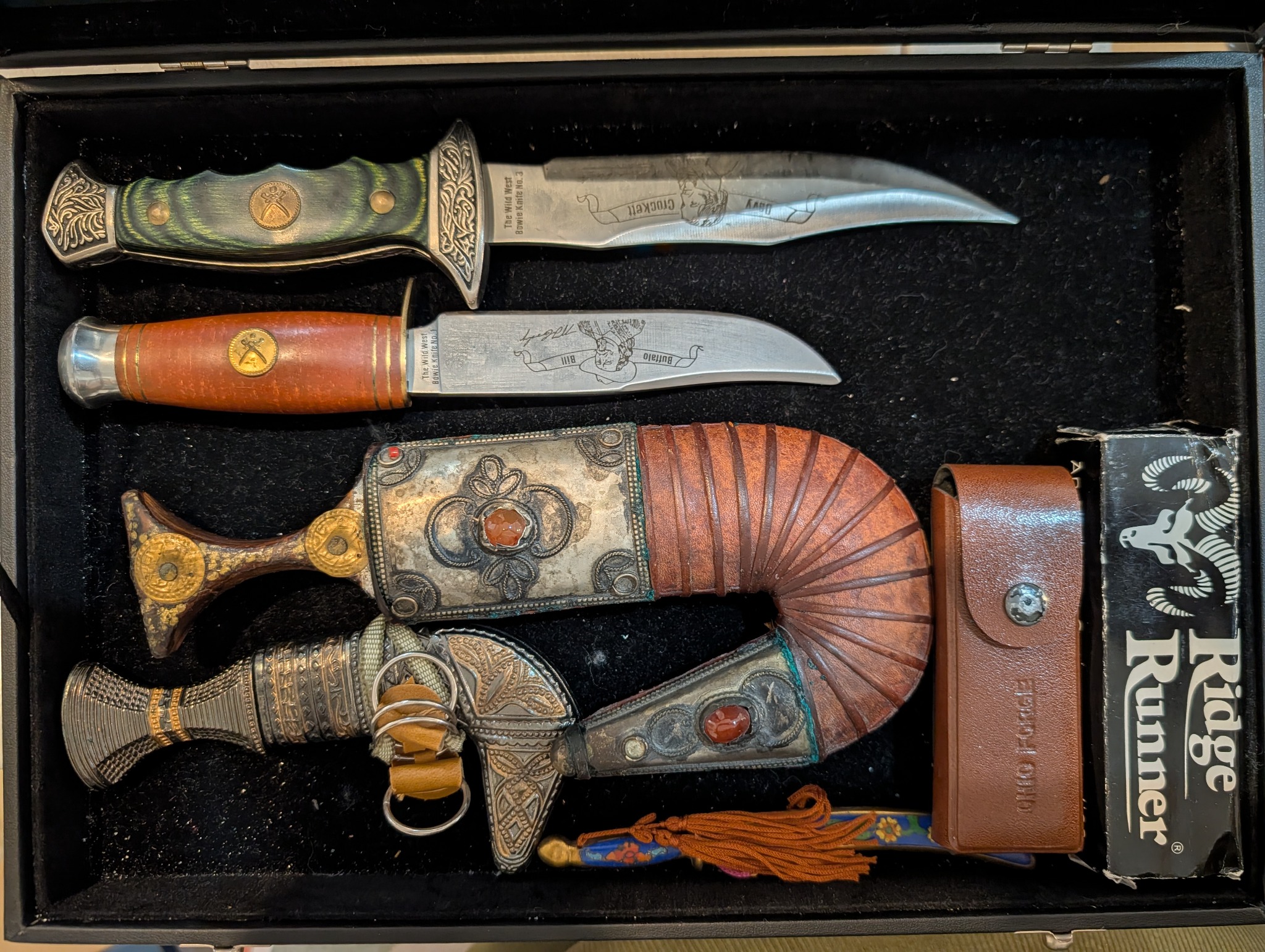 Decorative blades and sheaths from the collection